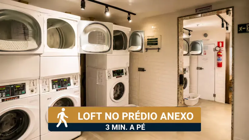 Lavanderia com lavadoras e secadoras — Loft Icaraí, Niterói
